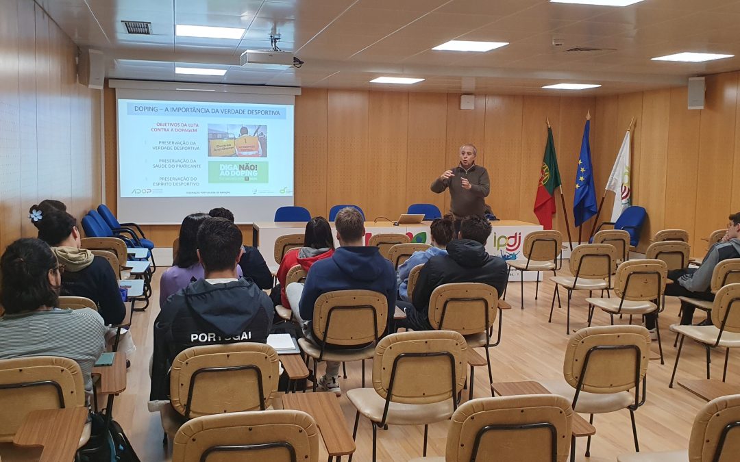 Ação de informação e prevenção de dopagem com a Equipa de Natação residente no CAR do Jamor