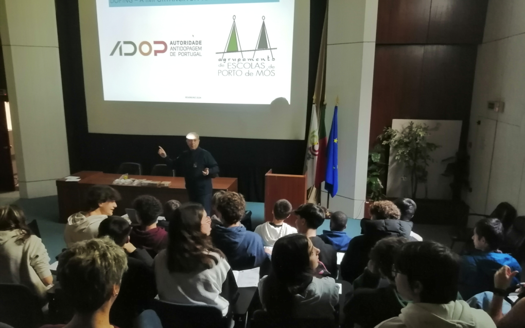 Ação de prevenção de dopagem com alunos do Agrupamento de Escolas de Porto de Mós