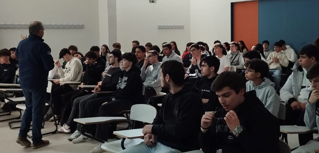 Ações de prevenção de dopagem com alunos da Escola Secundária Gago Coutinho em Alverca