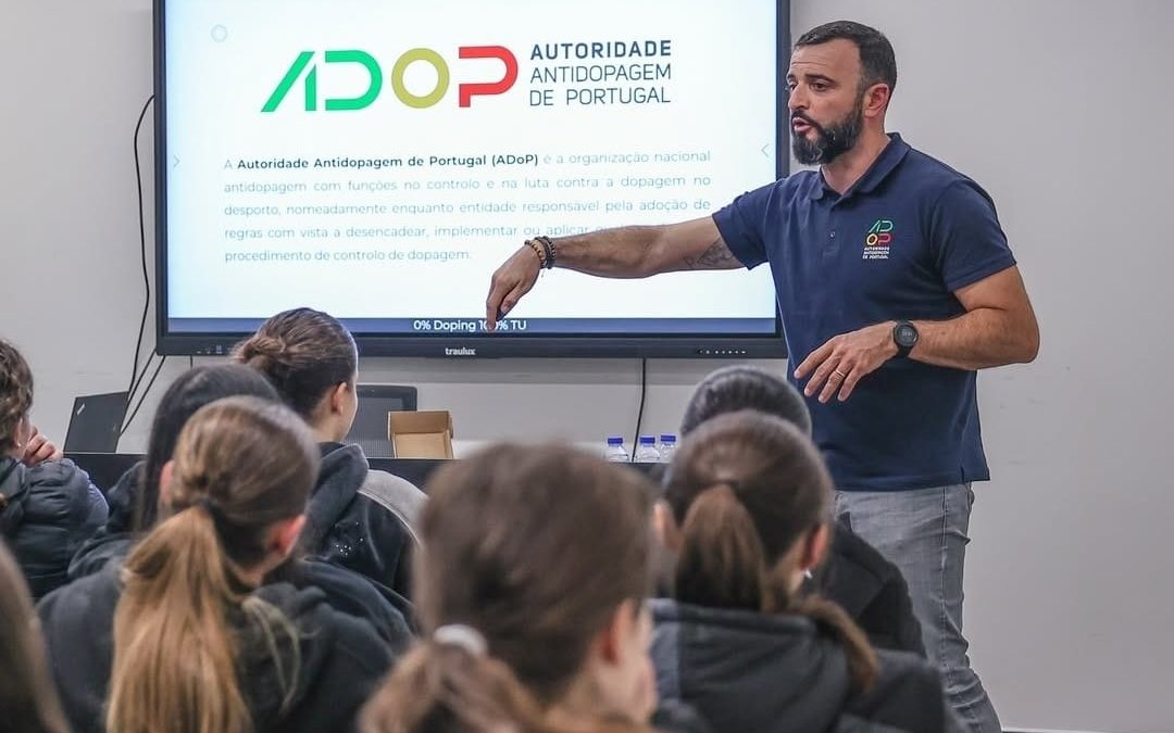 ADoP em sessões de Educação na Academia do Vitória SC